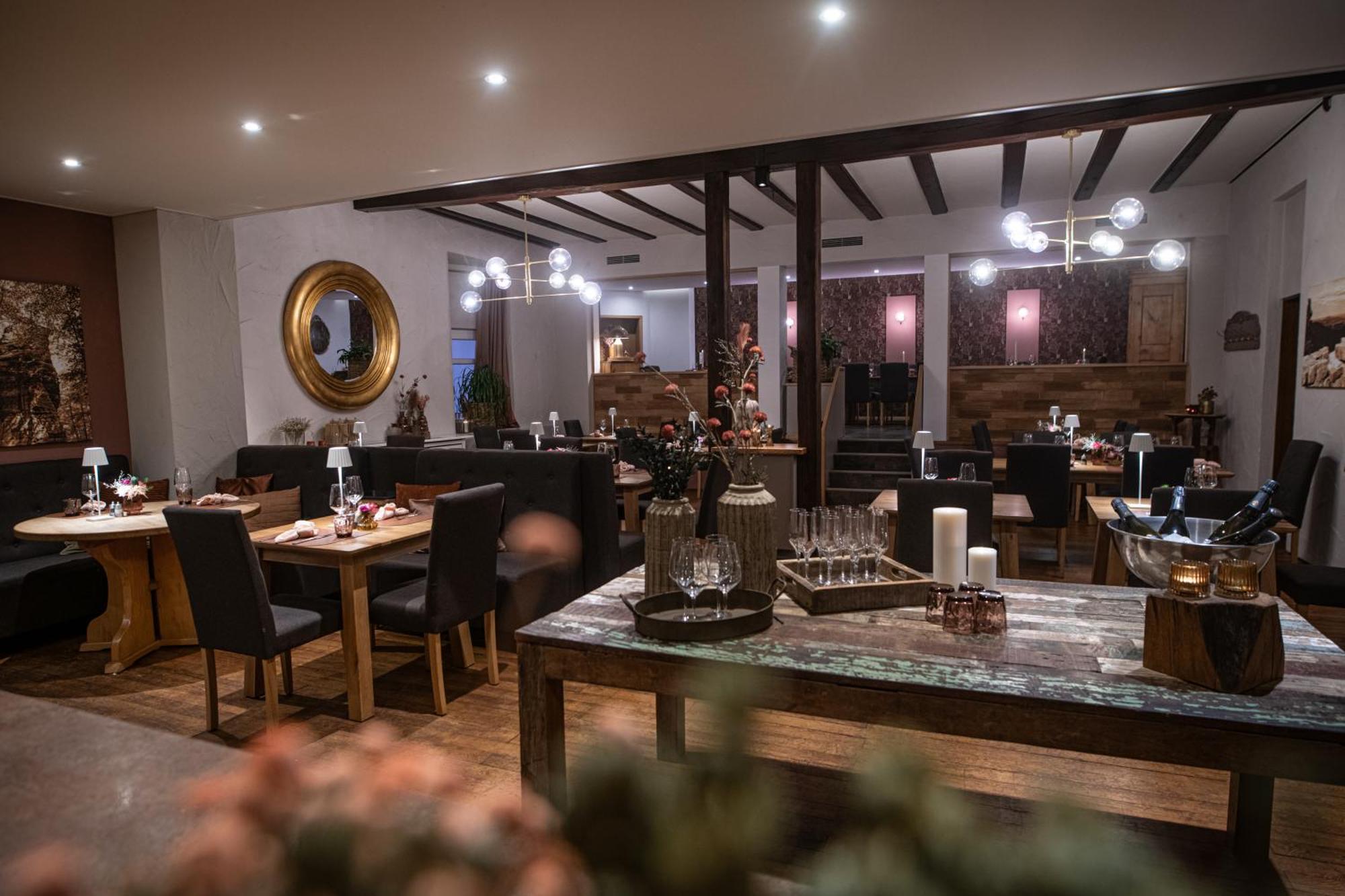 Landgasthaus & Hotel Zur Krone Dahn Dış mekan fotoğraf